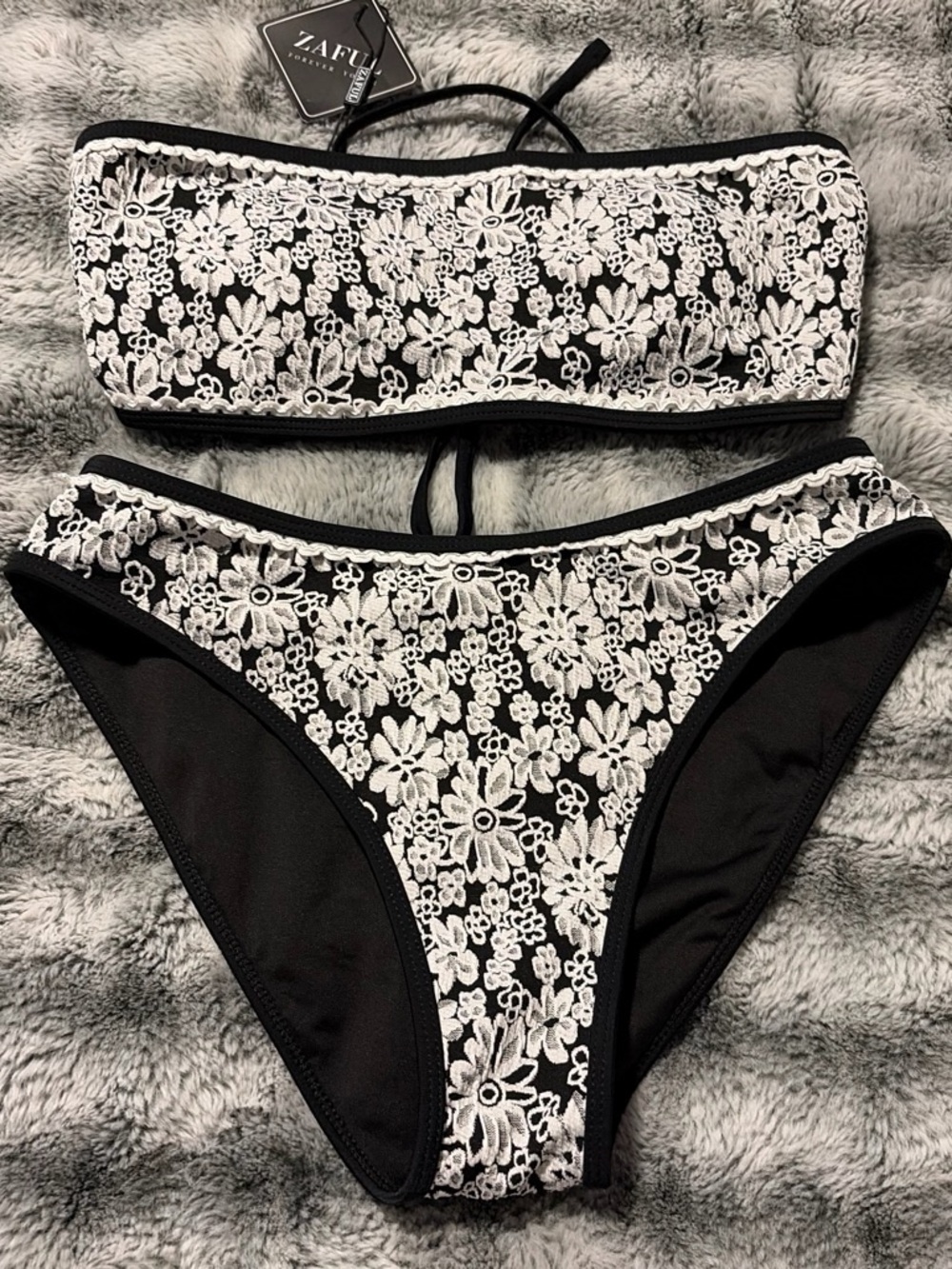 Zaful Black & White Floral Lace Bandeau Bikini